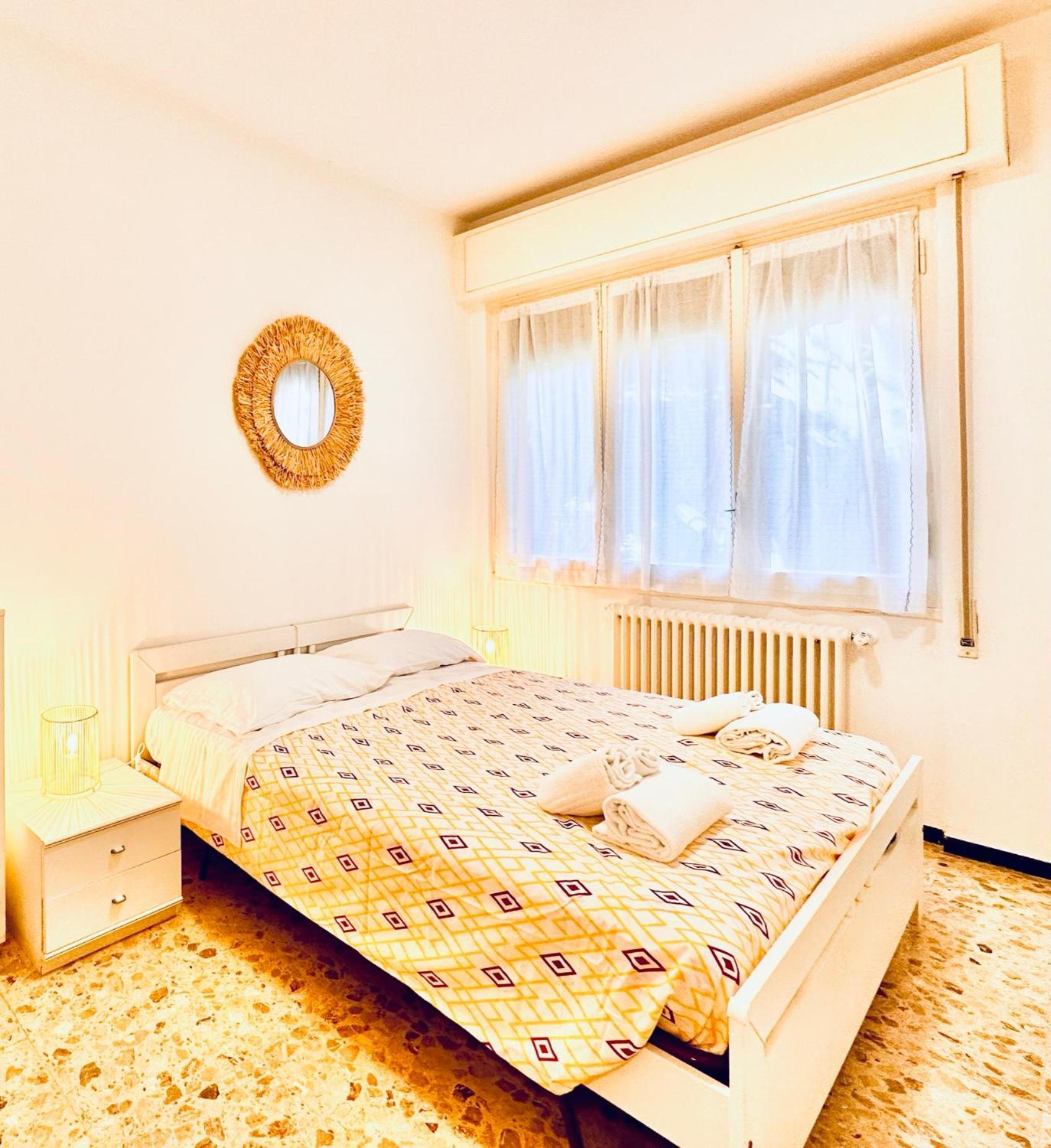 Apartamento Hostdomus - Cozy Corner Near The Sea Finale Ligure Exterior foto